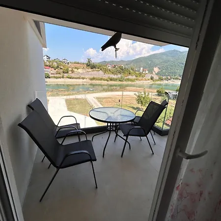 Seeblick Apartment *